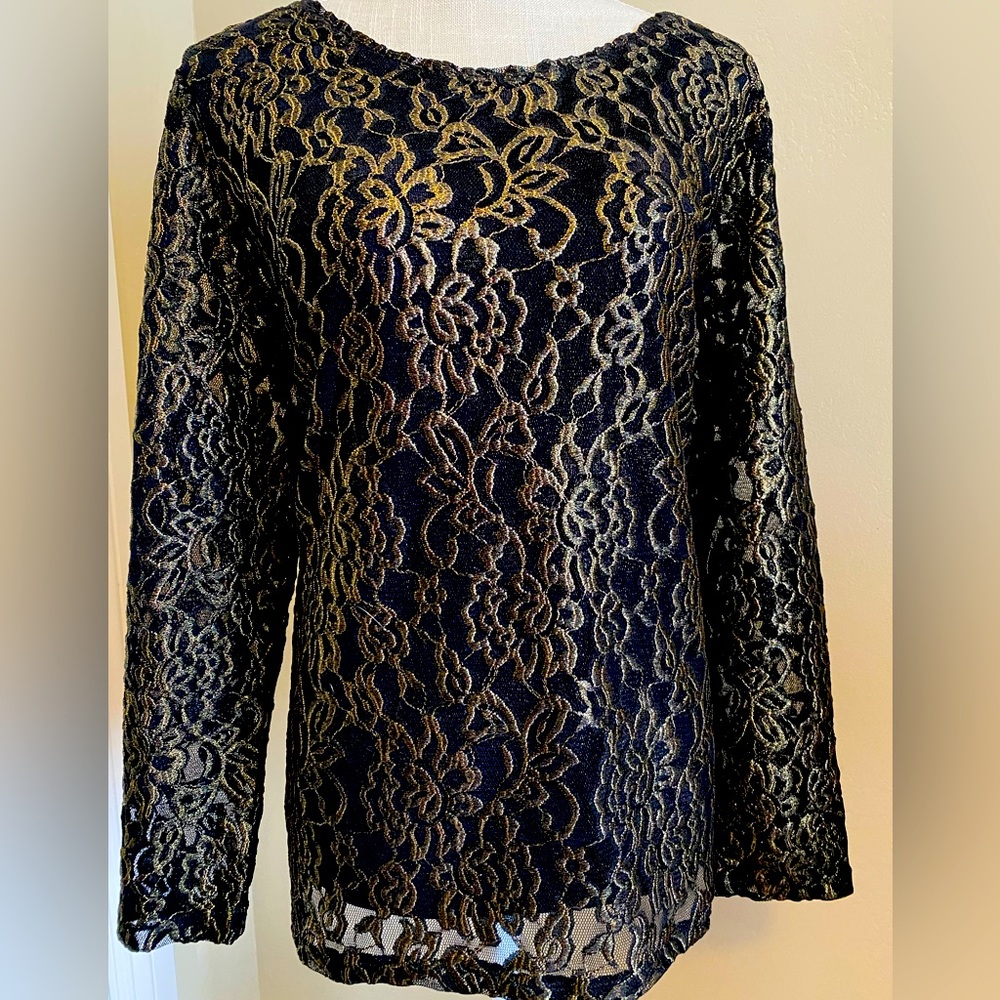 CHICOS BLACK LACE TOP SIZE 3